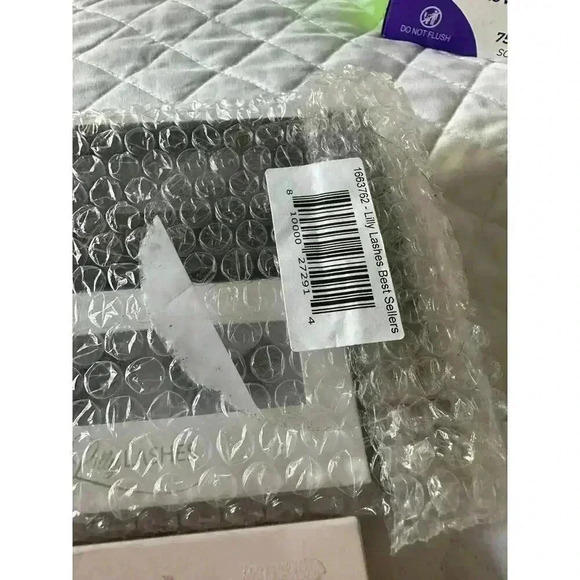 MOXIELASH Essentials Kit Magnetic Eyelash & Eyeliner - Picture 3 of 4